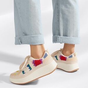 Crochet platform fashion sneakers.